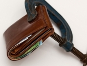 Вводят более строгий контроль наличных на границе