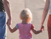 Увеличивают пособия по уходу за ребенком