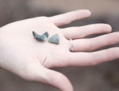 Подоходный налог сезонных рабочих также будет применяться к занятым на сборе камней