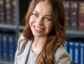 Александра Мейертале,  ведущий юрист, помощник присяжного адвоката