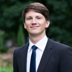 О договорах между коммерческими обществами